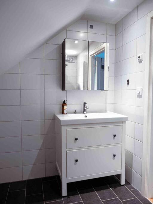 A Lovely Bright Apartment With It'S Own Entrance Kungsbacka Exterior foto